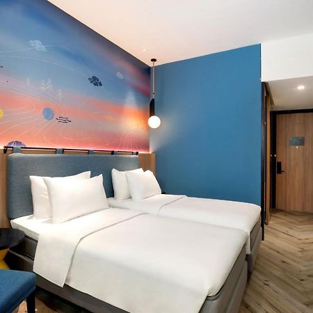 Отель Ibis Styles Semarang Simpang Lima Экстерьер фото