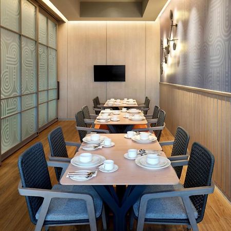 Отель Ibis Styles Semarang Simpang Lima Экстерьер фото