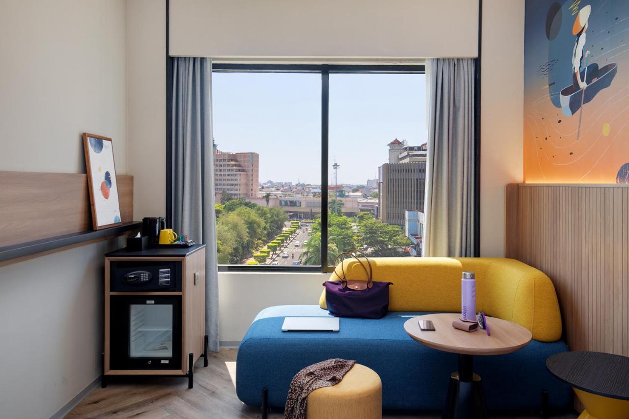 Отель Ibis Styles Semarang Simpang Lima Экстерьер фото