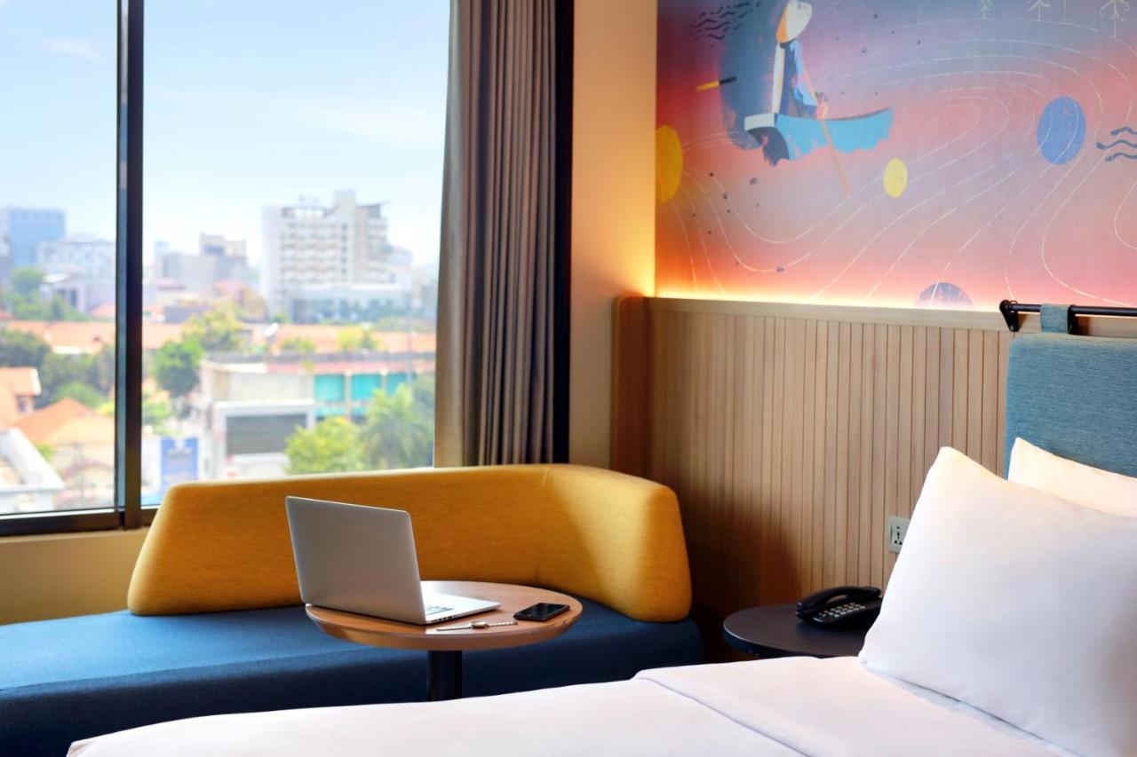 Отель Ibis Styles Semarang Simpang Lima Экстерьер фото
