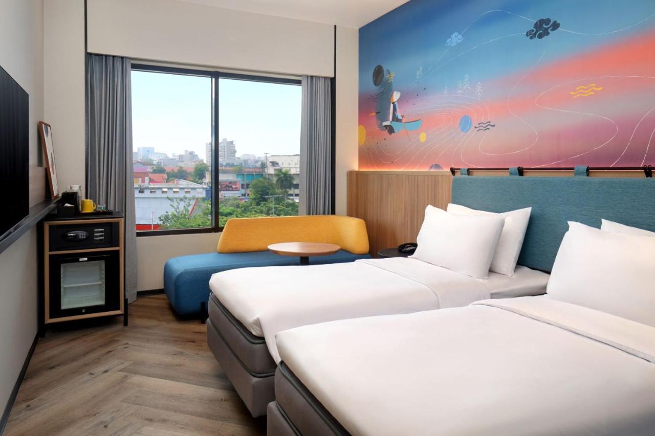 Отель Ibis Styles Semarang Simpang Lima Экстерьер фото