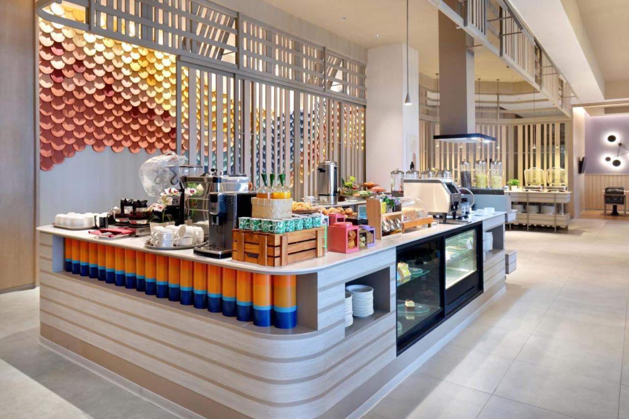 Отель Ibis Styles Semarang Simpang Lima Экстерьер фото