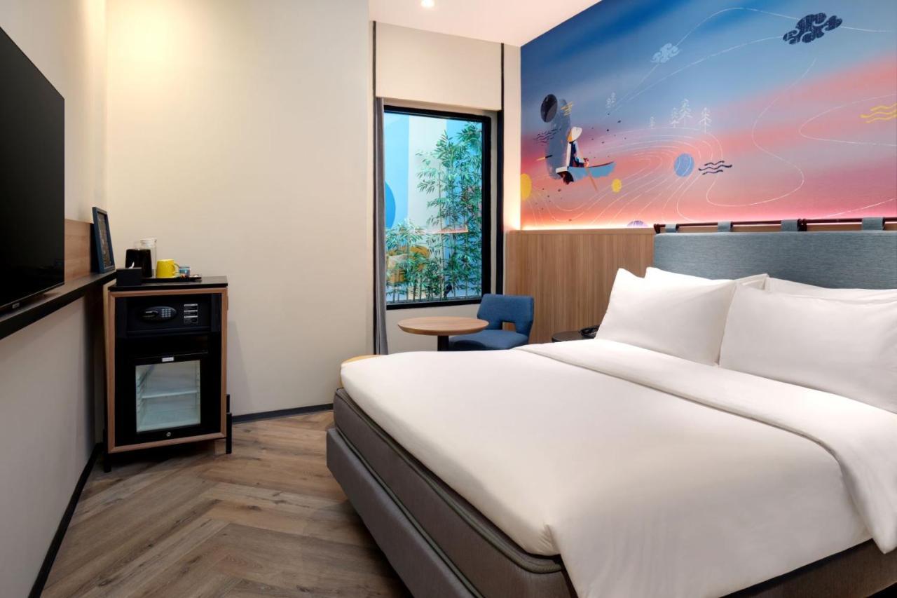 Отель Ibis Styles Semarang Simpang Lima Экстерьер фото