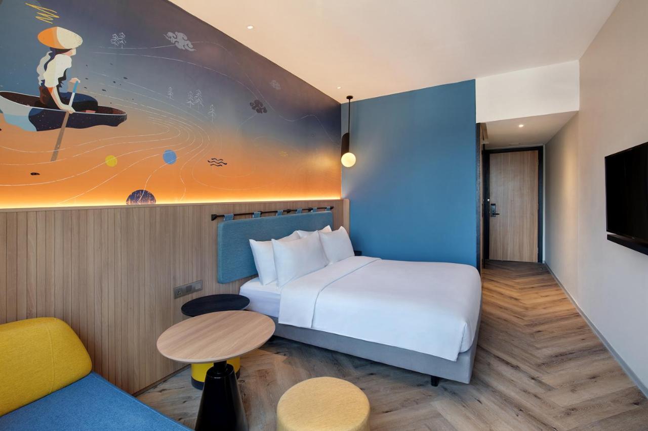 Отель Ibis Styles Semarang Simpang Lima Экстерьер фото