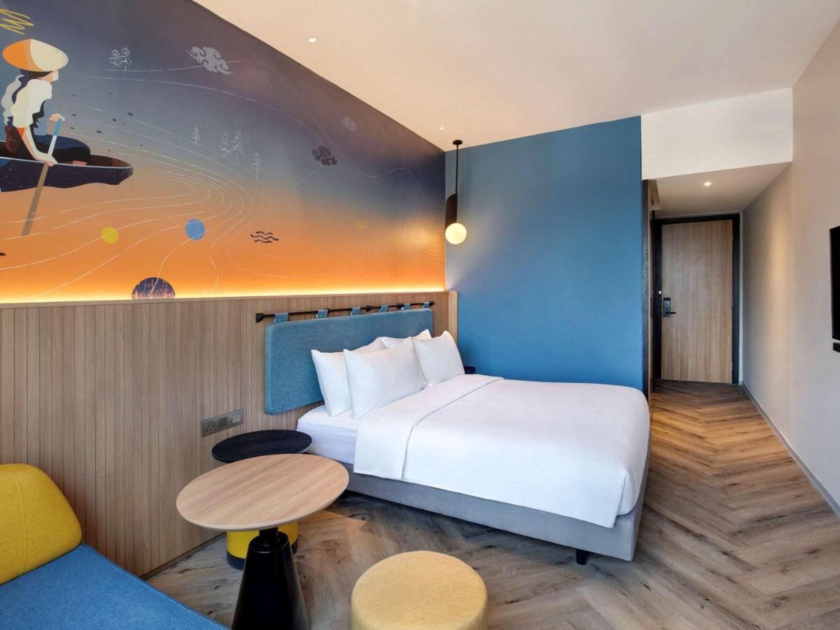 Отель Ibis Styles Semarang Simpang Lima Экстерьер фото