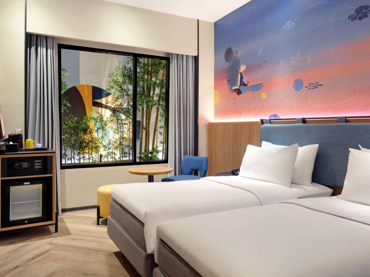 Отель Ibis Styles Semarang Simpang Lima Экстерьер фото