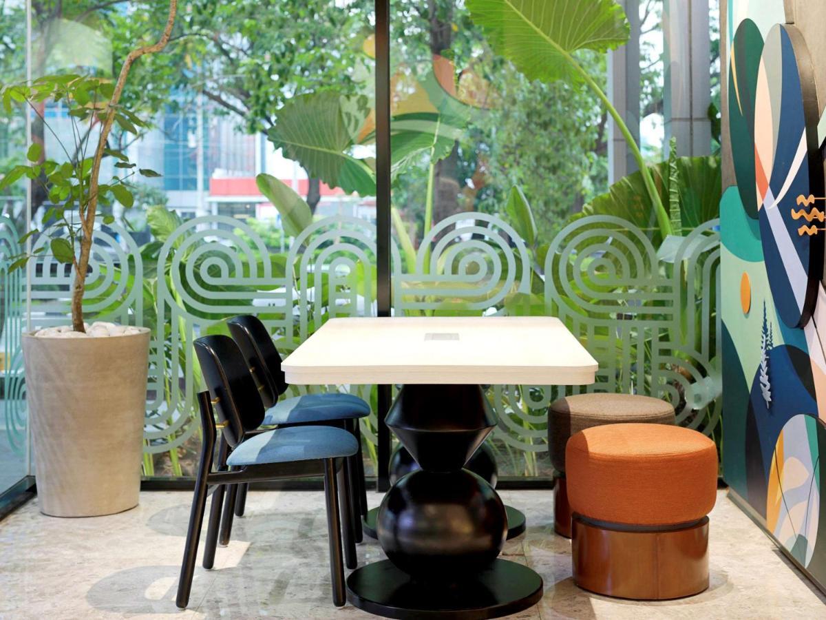 Отель Ibis Styles Semarang Simpang Lima Экстерьер фото